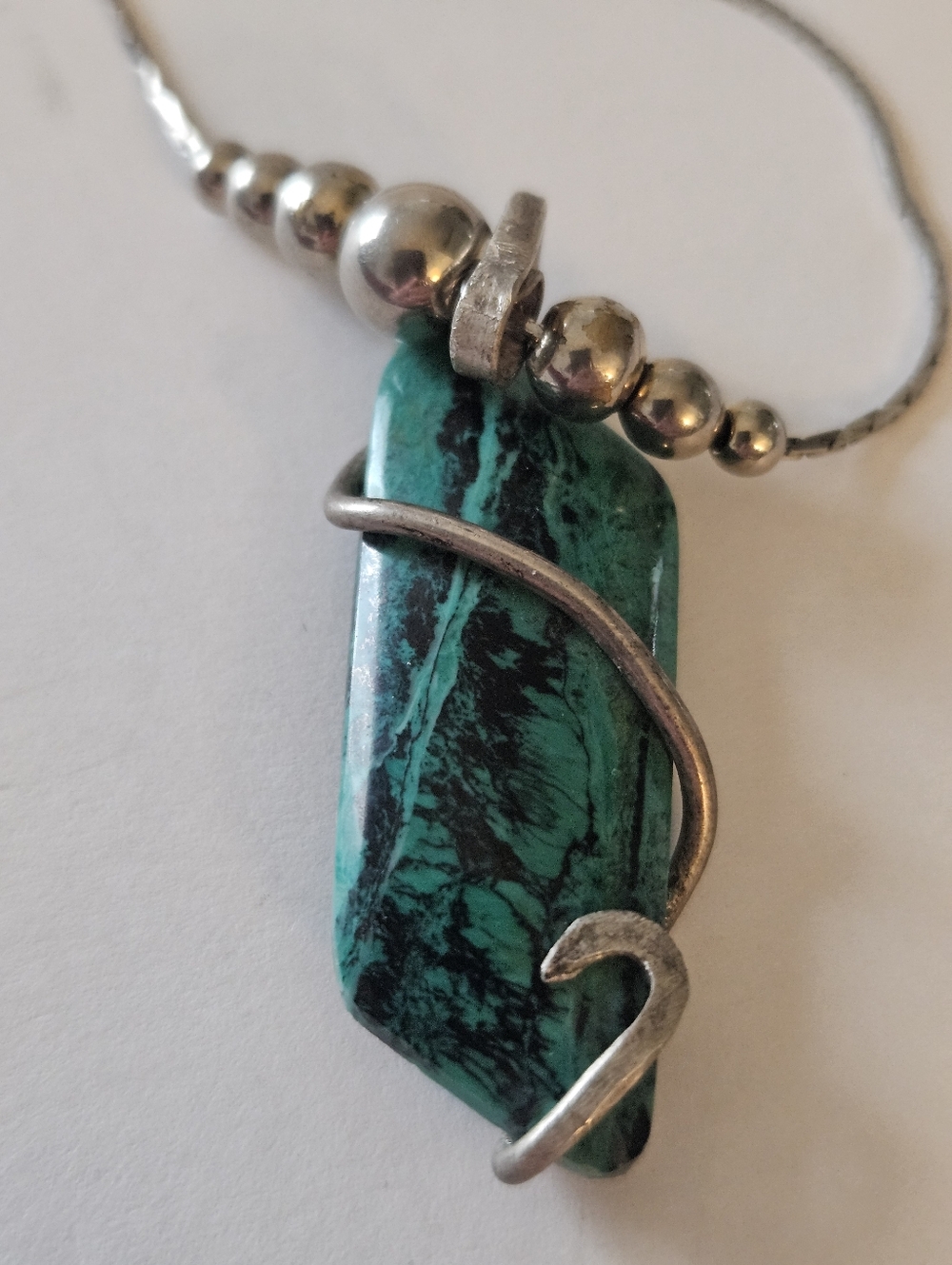PENDANT NECKLACE IN AFRICAN TURQUOISE
